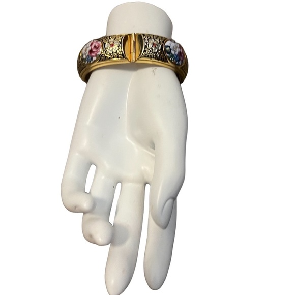 80s Floral Enamel Hinged Bangle Bracelet with a safety chain and black accents. - Picture 9 of 12